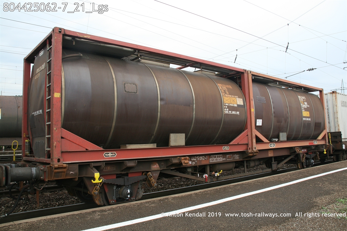 804425062-7_21_Lgs.JPG